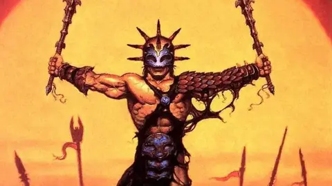 Guerreiro com máscara e coroa de espinhos segura dois bastões contra um céu alaranjado, em pintura de capa de Dark Sun