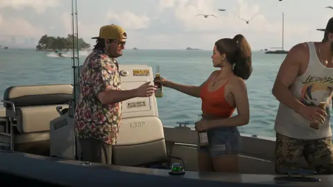 Dois personagens de GTA 6 brindando com cerveja num barco, com o mar e uma ilha ao fundo