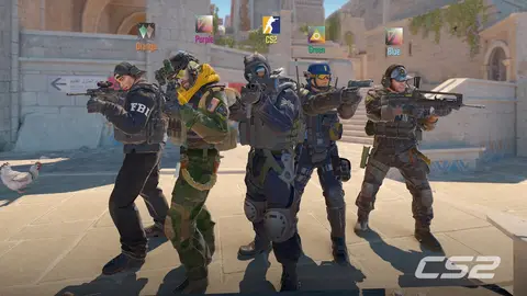 Jogadores profissionais de Counter-Strike 2 em uma arena de torneio de esports