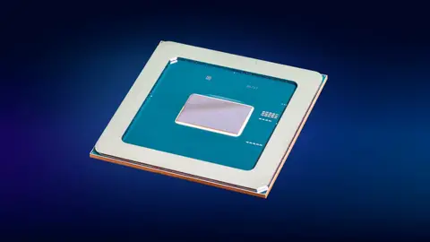 Chip GPU da Intel em encapsulamento metálico, sobre substrato azul-petróleo e fundo azul escuro.