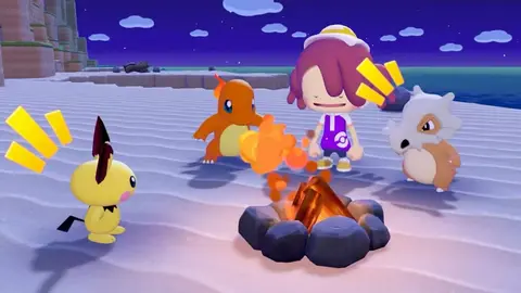 Personagem de chapéu e roupa roxa ao lado de Pichu, Charmander e Cubone, em volta de uma fogueira numa praia