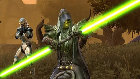 Captura de tela de Star Wars: The Old Republic, com personagem de capuz verde com dois sabres de luz e soldado clone ao fundo