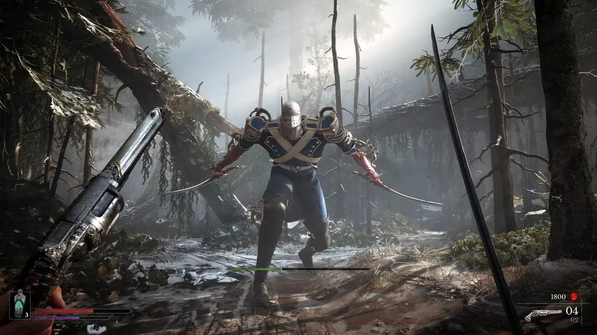 Captura de gameplay em floresta: personagem de uniforme azul e dourado com duas espadas e pistola em primeiro plano